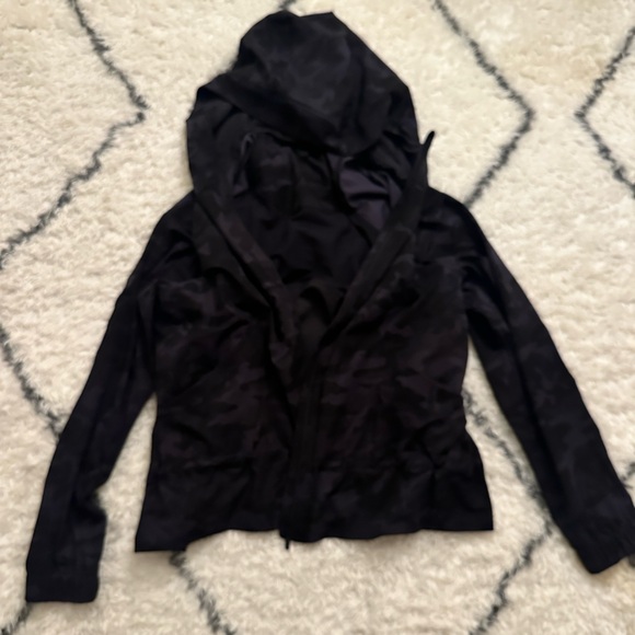 Lululemon pack it up jacket camo🍋 - Picture 5 of 10